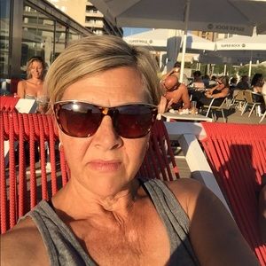 Meet your Posher, Louise